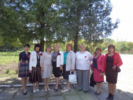 Вчителі Вашківецької ЗОШ І- ІІІ ст. на День пам'яті та примирення